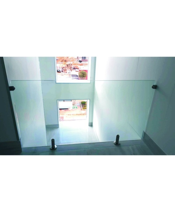 8407 Baranda de cristal con pinzas laterales y soportes al suelo de acero inox