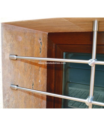 Foto detalle reja pequeña para ventana en acero inoxidable redondo Nº8062